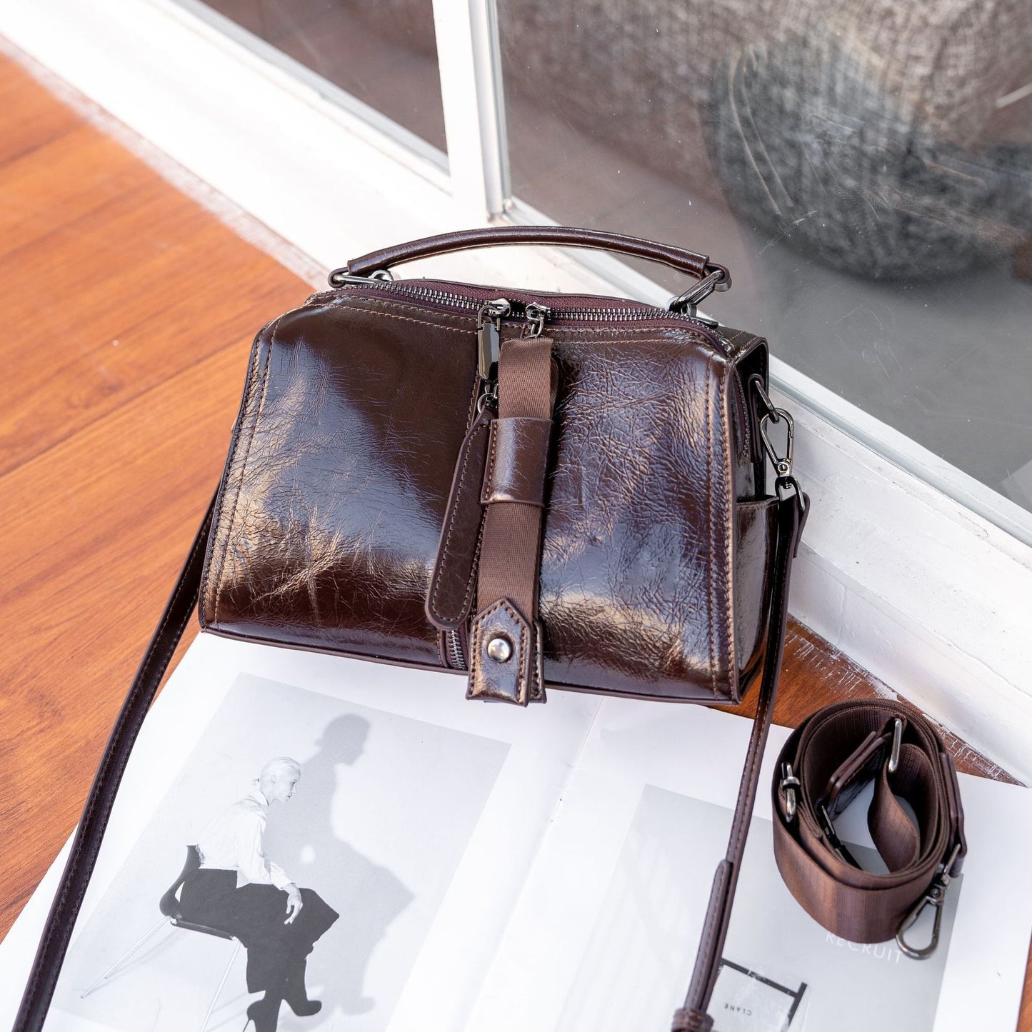 First Layer Oil Wax Cowhide Crossbody Women's Bag Fashionable And Elegant