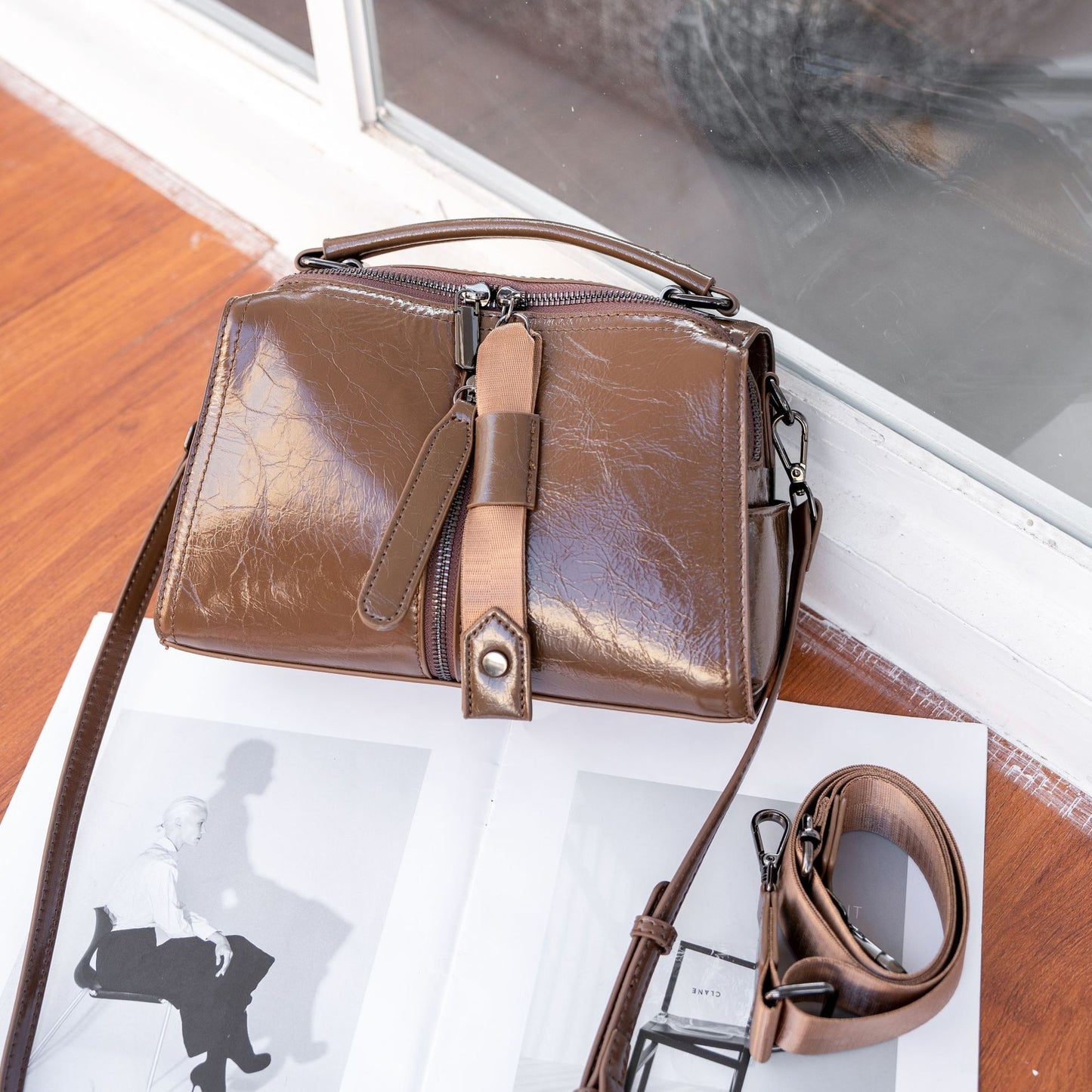 First Layer Oil Wax Cowhide Crossbody Women's Bag Fashionable And Elegant